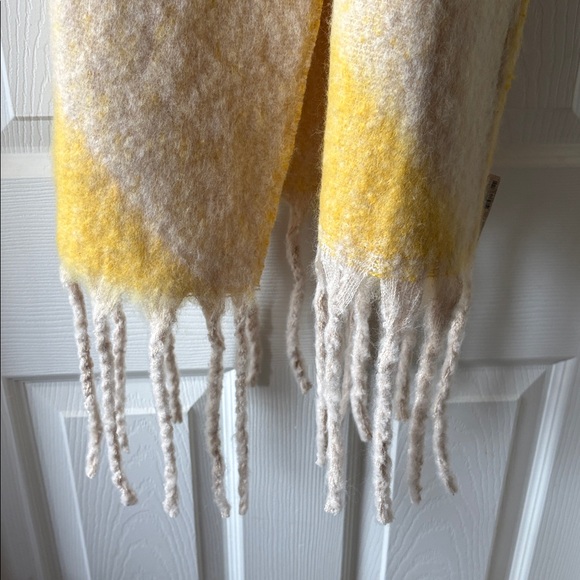 NATURAL LIFE Cuddle Up Cozy Scarf - Sedona - Picture 4 of 10